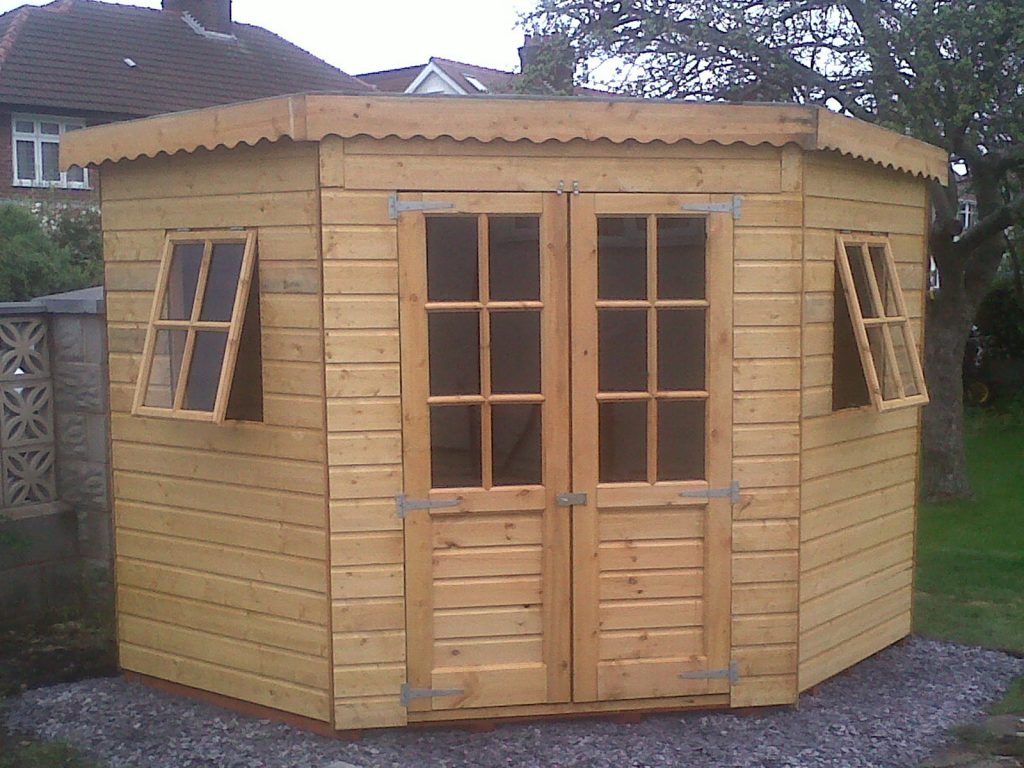 Corner Summer House Mid Cheshire Panels